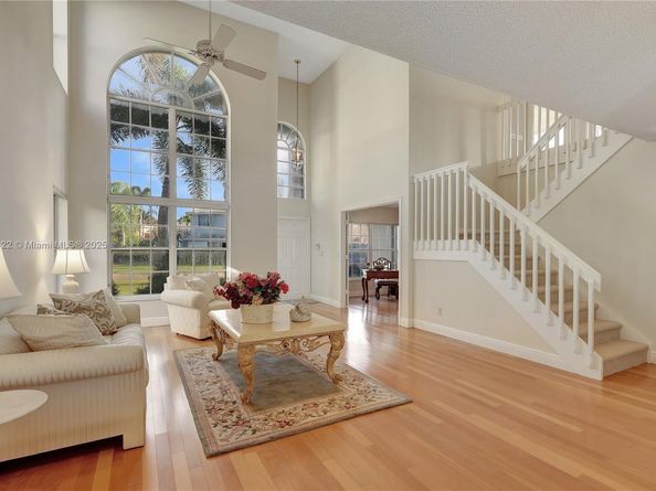 17516 NW 7th St, Pembroke Pines FL 33029