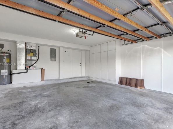 17516 NW 7th St, Pembroke Pines FL 33029