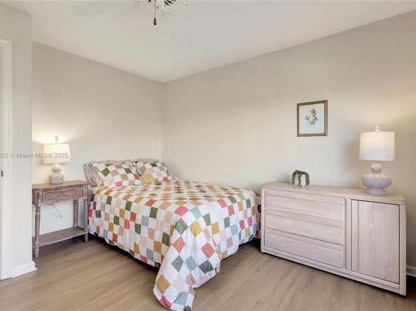 17516 NW 7th St, Pembroke Pines FL 33029