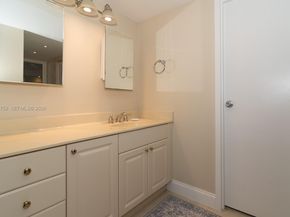 2333 Brickell Ave 1710, Miami FL 33129