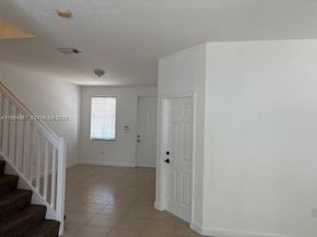 10762 NW 80th Ln, Doral FL 33178