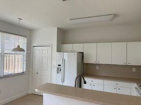 10762 NW 80th Ln, Doral FL 33178