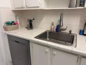2420 Diana Dr 302, Hallandale Beach FL 33009