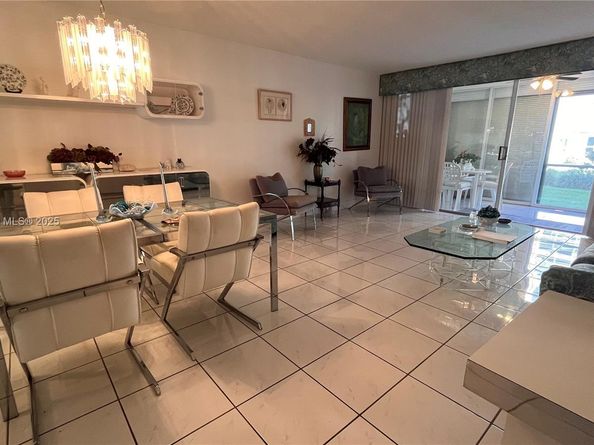 610 NE 12th Ave 102, Hallandale Beach FL 33009
