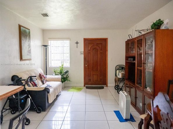 1565 NW 127th St, North Miami FL 33167