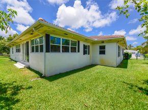 611 SW 8th St, Hallandale Beach FL 33009