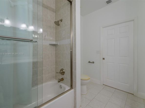 611 SW 8th St, Hallandale Beach FL 33009