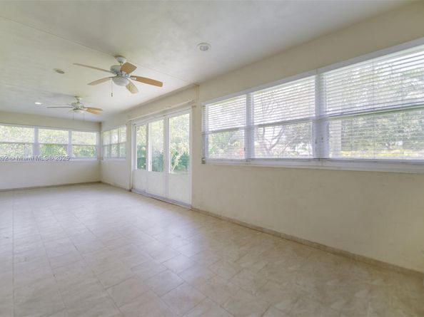 611 SW 8th St, Hallandale Beach FL 33009