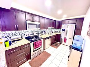 9403 SW 76th St Y17, Miami FL 33173