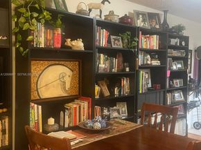 8225 Lake Dr 404, Doral FL 33166