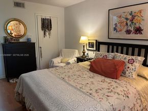 8225 Lake Dr 404, Doral FL 33166