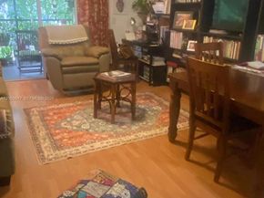 8225 Lake Dr 404, Doral FL 33166
