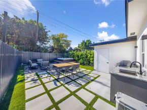 166 NW 41st St, Miami FL 33127