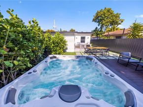 166 NW 41st St, Miami FL 33127