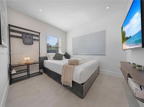 166 NW 41st St, Miami FL 33127