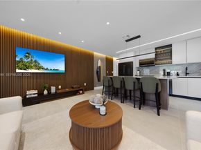 166 NW 41st St, Miami FL 33127