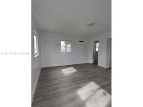 2927 NW 60th St, Miami FL 33142