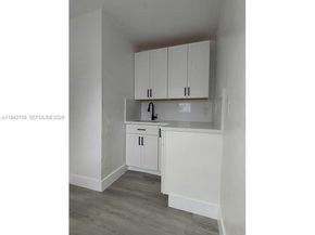 2927 NW 60th St, Miami FL 33142