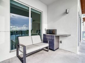 Undisclosed Address #A11659387, Hollywood FL 33019