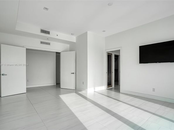 Undisclosed Address #A11659387, Hollywood FL 33019