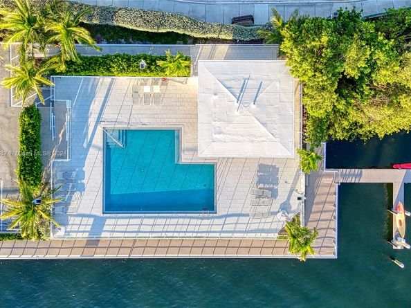 Undisclosed Address #A11659387, Hollywood FL 33019