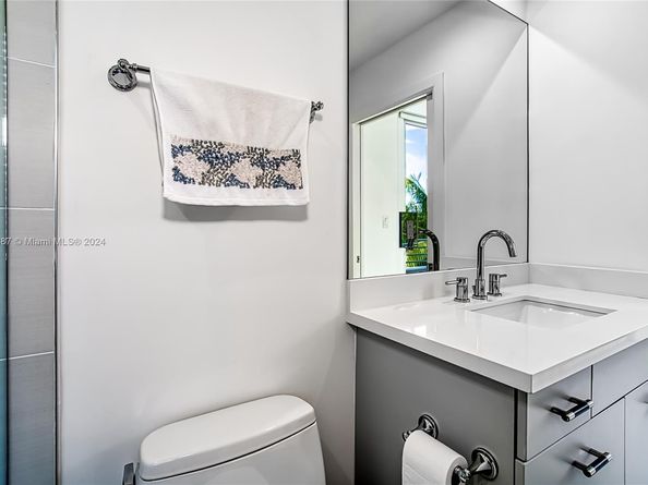 Undisclosed Address #A11659387, Hollywood FL 33019