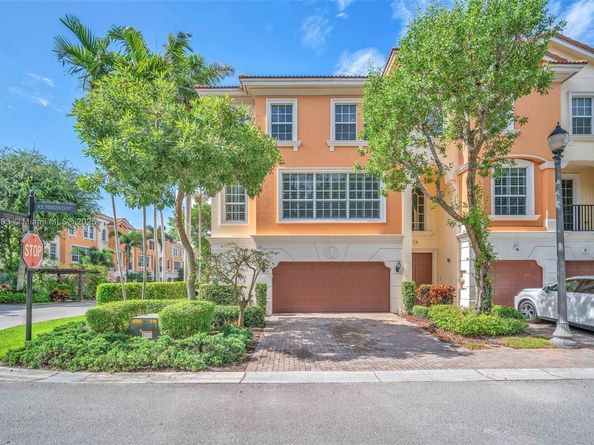 616 NE Venezia Lane 616, Boca Raton FL 33487