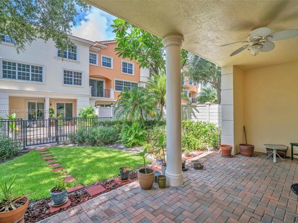 616 NE Venezia Lane 616, Boca Raton FL 33487