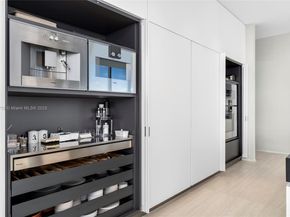 1000 Biscayne Blvd 5101, Miami FL 33132