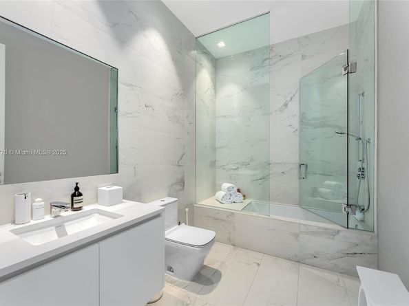 1000 Biscayne Blvd 5101, Miami FL 33132