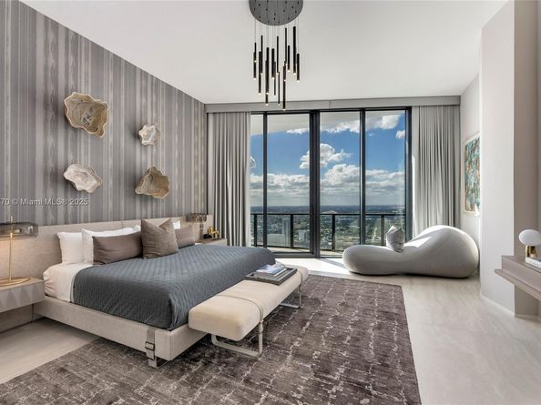 1000 Biscayne Blvd 5101, Miami FL 33132