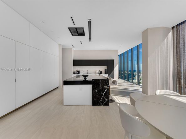 1000 Biscayne Blvd 5101, Miami FL 33132