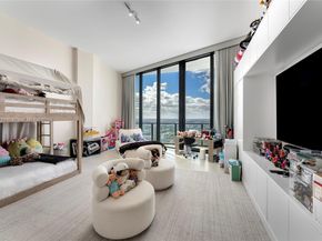 1000 Biscayne Blvd 5101, Miami FL 33132