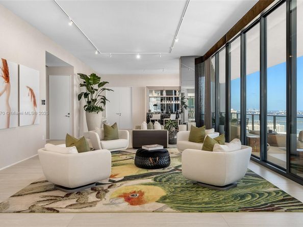 1000 Biscayne Blvd 5101, Miami FL 33132