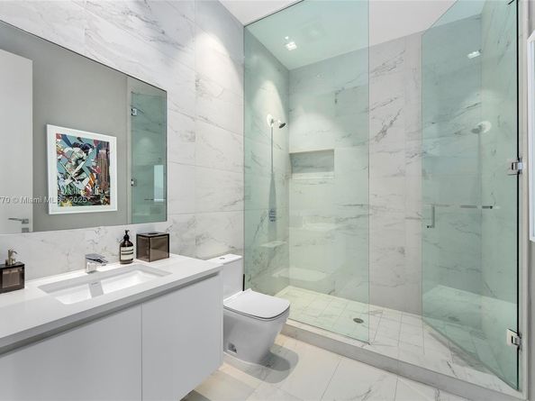 1000 Biscayne Blvd 5101, Miami FL 33132