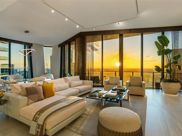 1000 Biscayne Blvd 5101, Miami FL 33132