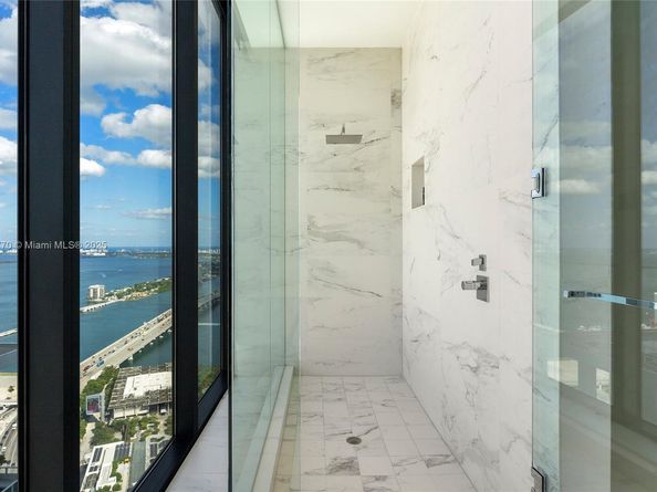 1000 Biscayne Blvd 5101, Miami FL 33132