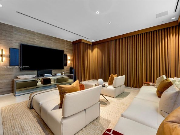 1000 Biscayne Blvd 5101, Miami FL 33132