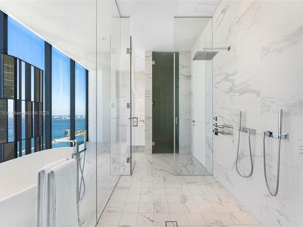 1000 Biscayne Blvd 5101, Miami FL 33132