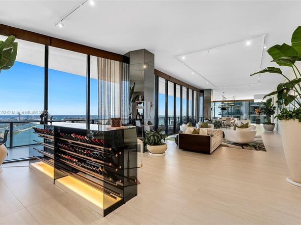 1000 Biscayne Blvd 5101, Miami FL 33132