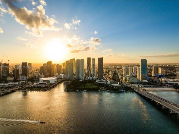 1000 Biscayne Blvd 5101, Miami FL 33132