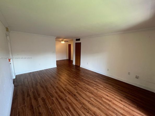 7160 Fairway Dr J18, Miami Lakes FL 33014