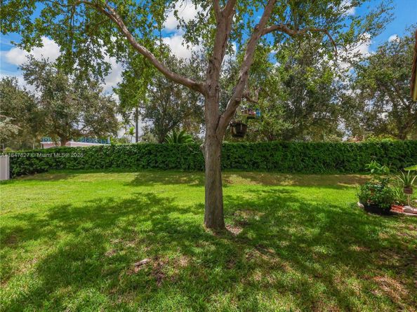 3910 NE 10th Dr, Homestead FL 33033