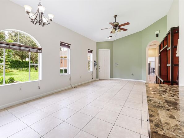 3910 NE 10th Dr, Homestead FL 33033