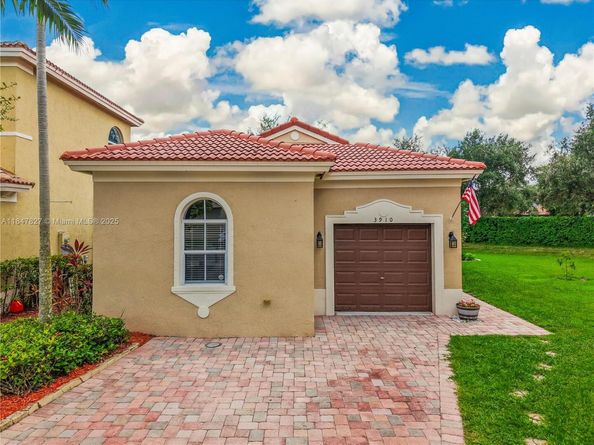 3910 NE 10th Dr, Homestead FL 33033