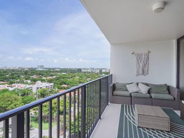 1901 Brickell Ave B1706, Miami FL 33129