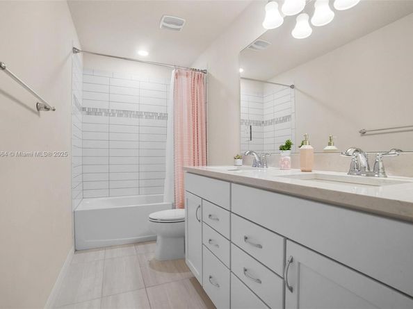 8036 NW 78th St, Tamarac FL 33321