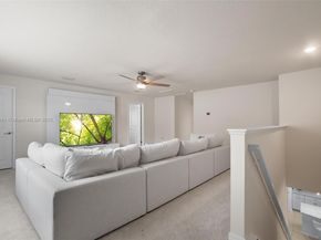 8036 NW 78th St, Tamarac FL 33321