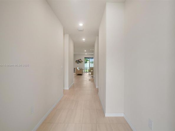 8036 NW 78th St, Tamarac FL 33321