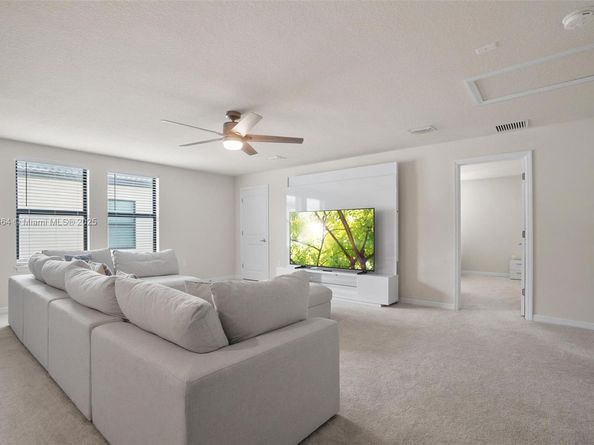 8036 NW 78th St, Tamarac FL 33321